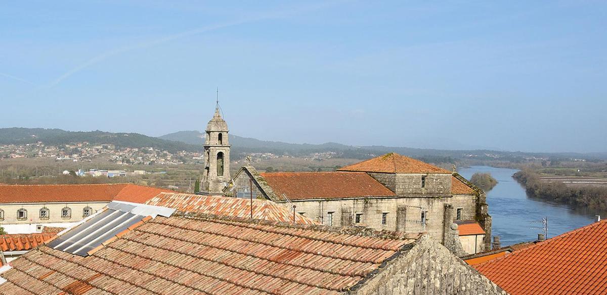 Aparthotel O Novo Cabalo Furado Tui Bagian luar foto